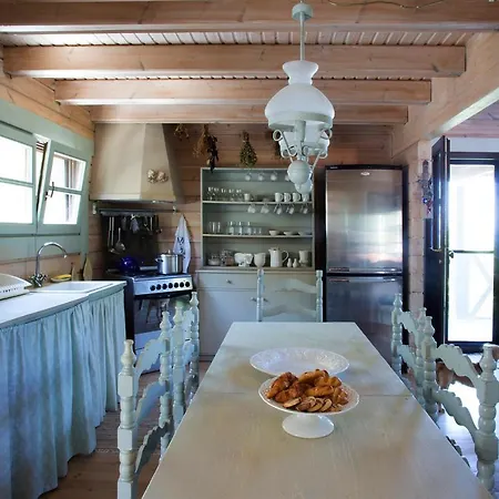 Tatil Evi Amazing Two-storey Wooden Nikiti (Sithonia)